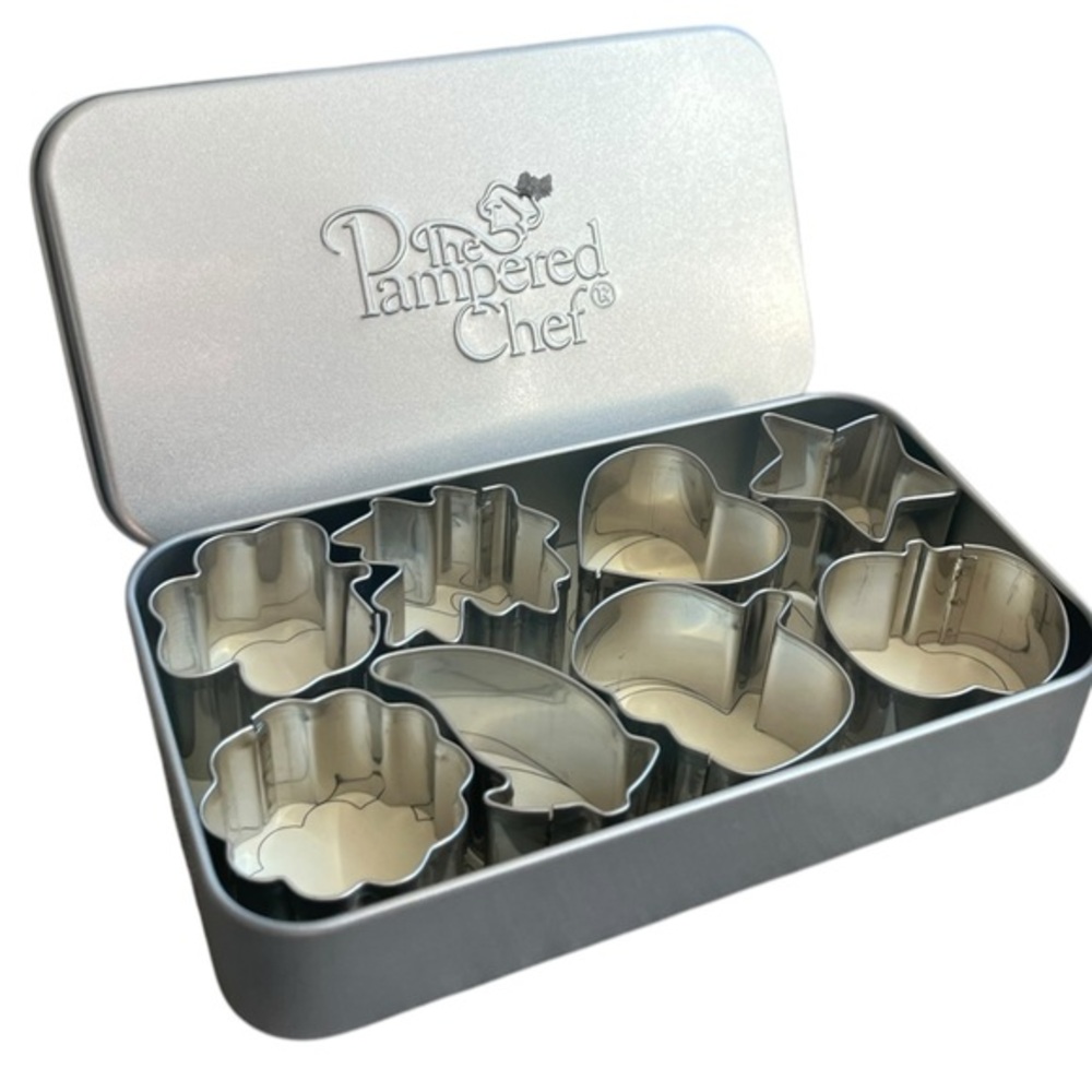 Pampered Chef Silver Cookie Cutter Set